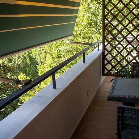 לינה וארוחת בוקר Jonio 4*