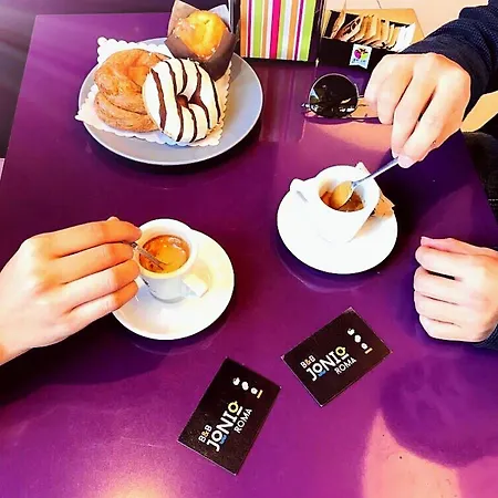 לינה וארוחת בוקר Jonio רומא