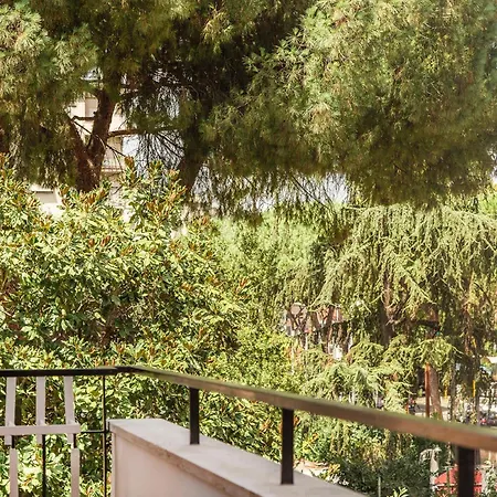 לינה וארוחת בוקר Jonio 4*