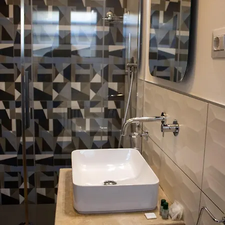 Jonio Nocleg ze śniadaniem Rzym